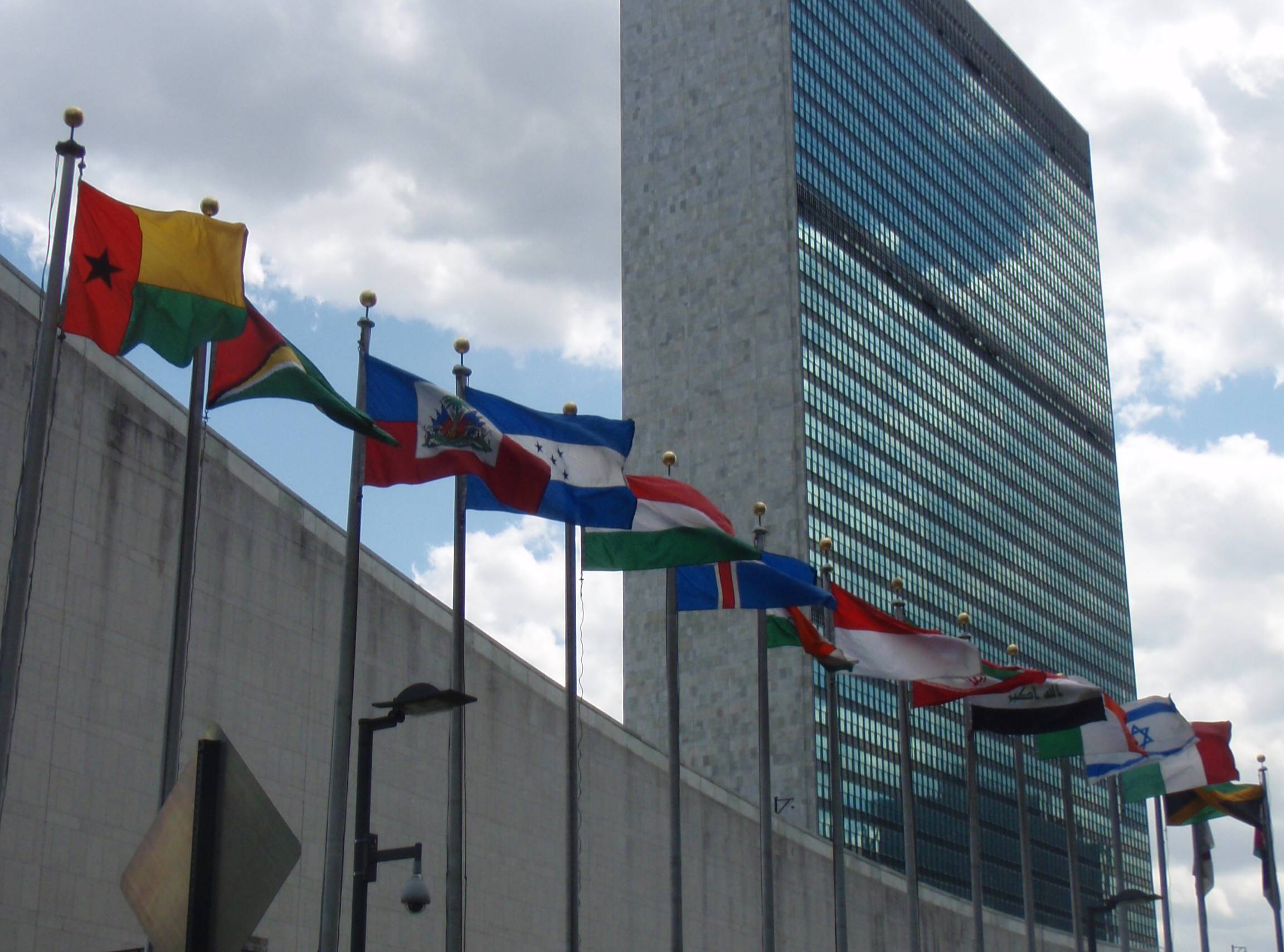Дипломат заявил о дискриминации работающих в ООН россиян