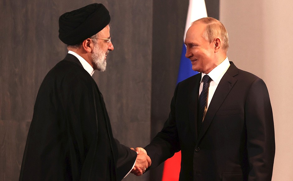 Президент Ирана пообещал Путину никогда не признавать санкции против России