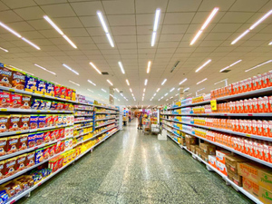 Супермаркеты Венгрии решили отключать всё лишнее на ночь ради экономии электричества