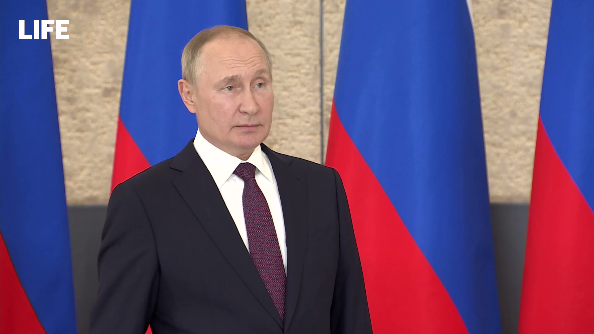 Путин: Чувствительные удары по украинским объектам являются предупреждением