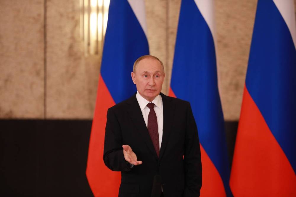 Путин: На президента Индонезии пытаются оказать давление в преддверии саммита G20