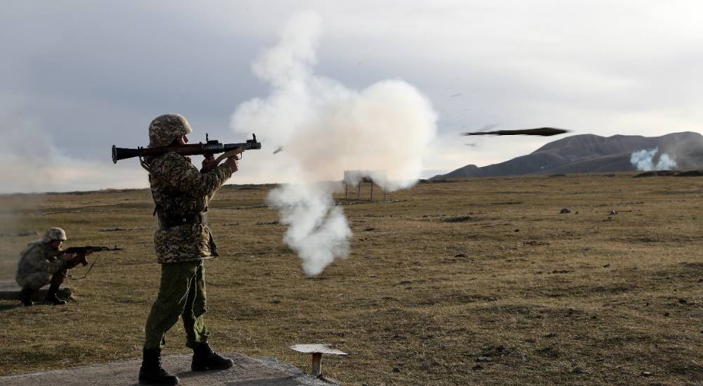 Таджикские военные обстреляли несколько погранотрядов Киргизии