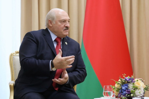 Лукашенко: Белоруссия удержит оборону исконных национальных границ