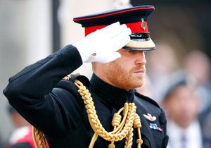 Король Карл III разрешил принцу Гарри надеть военную форму впервые с 2020 года