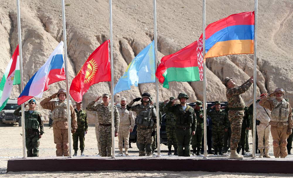 В ОДКБ пока "не достают шашку" из-за обострения на границе Армении и Азербайджана