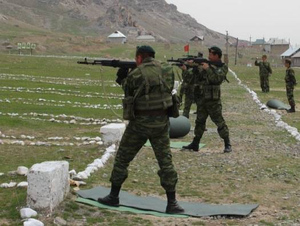 Киргизия обвинила Таджикистан в новом обстреле приграничного села