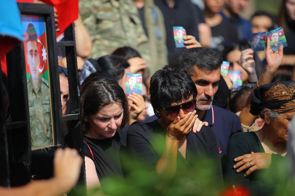 Минобороны Азербайджана: Более 280 человек пострадали при эскалации на границе с Арменией