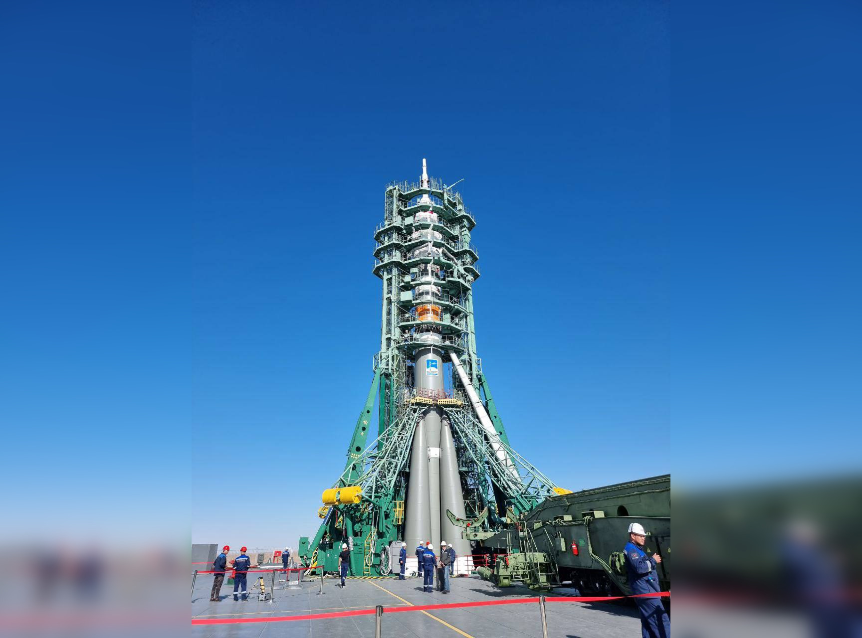 На Байконуре установили ракету для запуска корабля Циолковский с астронавтом США