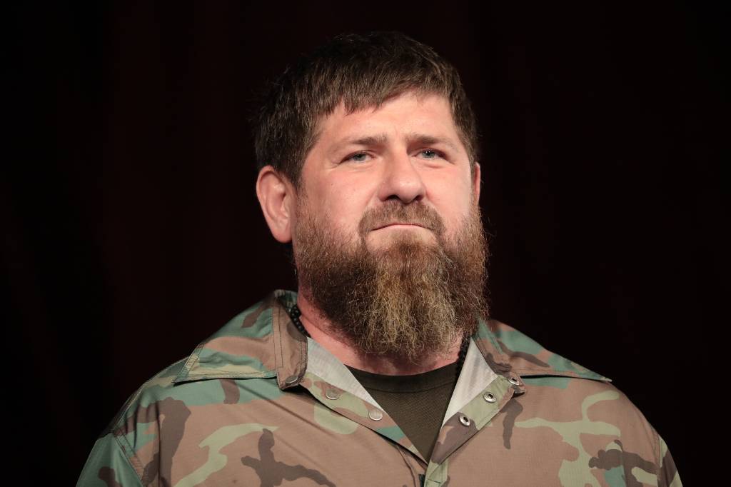 Кадыров сообщил об отправке в Донбасс новой группы добровольцев из Чечни