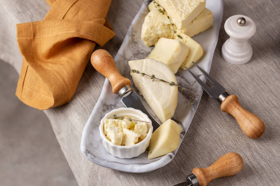 Сырная нарезка. Фото © Freepik