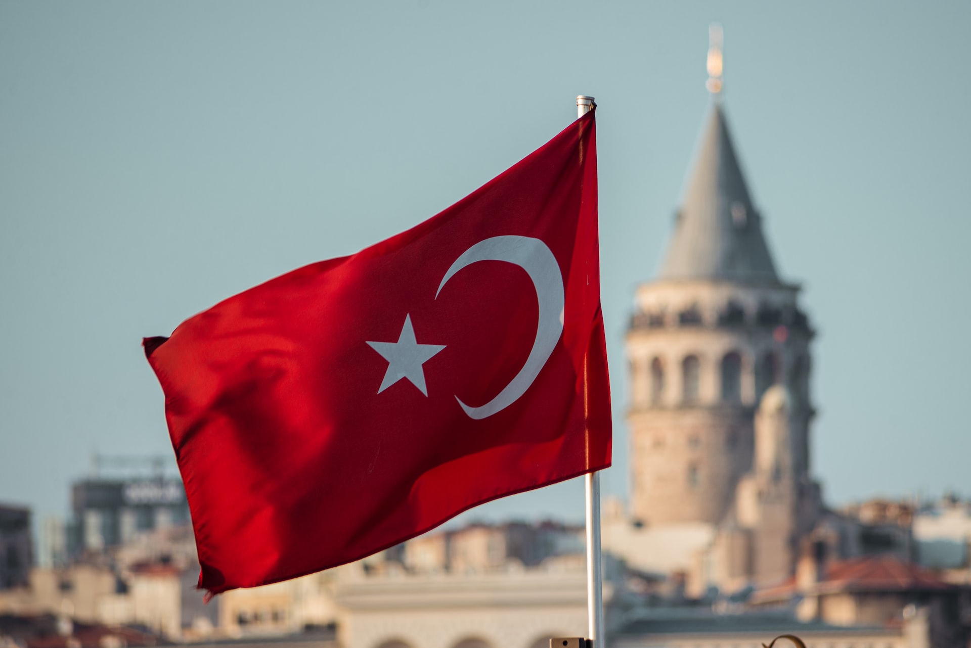В АТОР посоветовали россиянам брать в поездку в Турцию наличные деньги