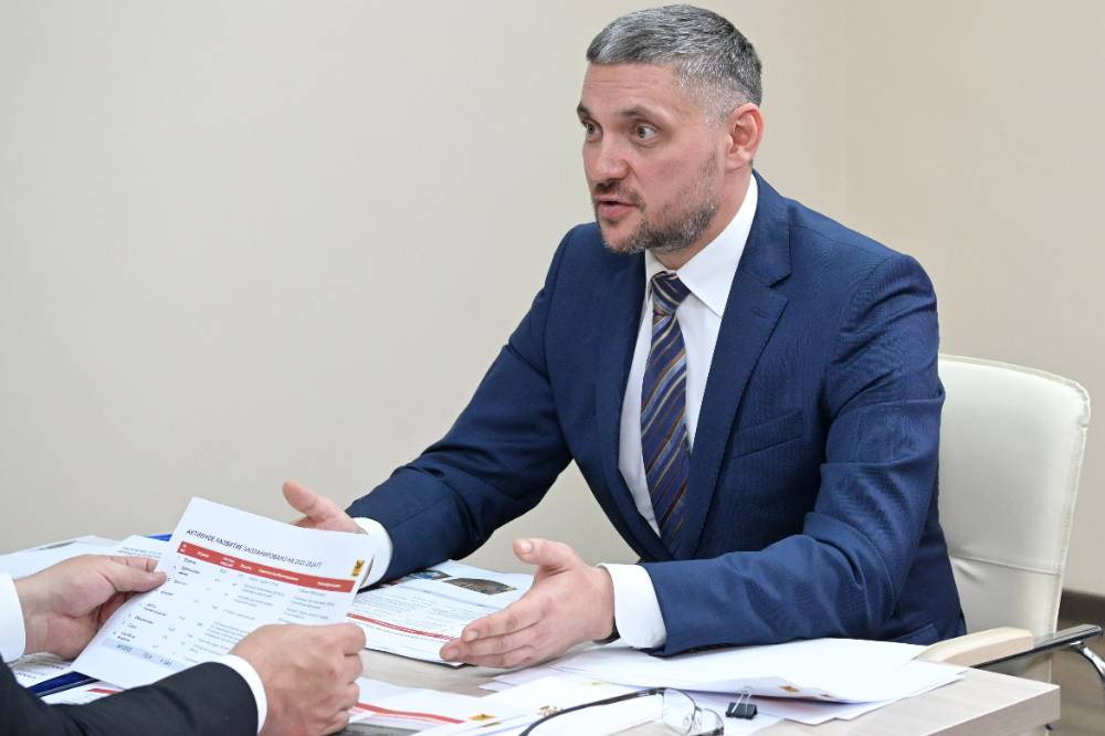 Губернатор Забайкалья Осипов извинился за грамоты с гербом Украины в детсаду
