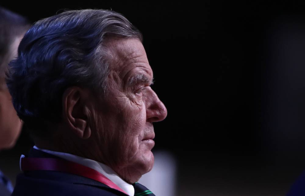 Это бред: Шрёдер посмеялся над идеей Зеленского захватить Крым