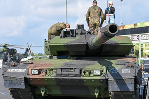 Премьер Украины потребовал от Германии танки Leopard 2, ПВО IRIS-T и больше денег