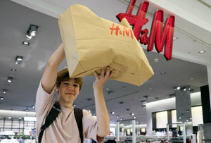 "Ъ": H&M закроет около 20 магазинов в Сибири и на Дальнем Востоке до конца октября