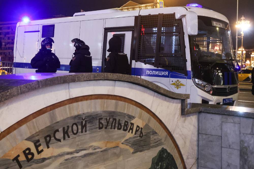 Прокуратура Москвы напомнила об ответственности за призывы и участие в незаконных акциях