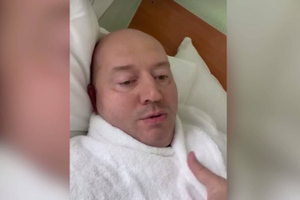 "Я живой": Бурунов вышел на связь с фанатами с больничной койки