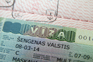 Латвия приостанавливает выдачу долгосрочных рабочих виз для россиян