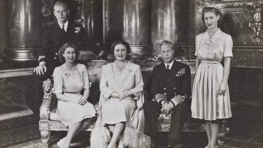 Семья Елизаветы II в 1940 году. Фото © Twitter / RoyalFamily