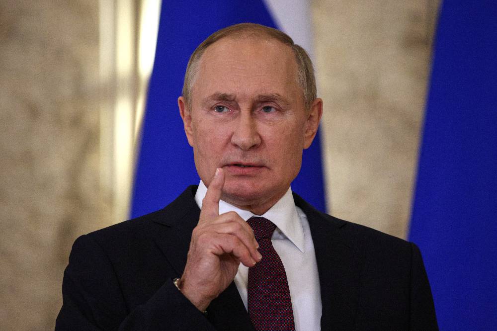 Путин утвердил закон о лишении свободы на срок до 15 лет за мародёрство в военное время