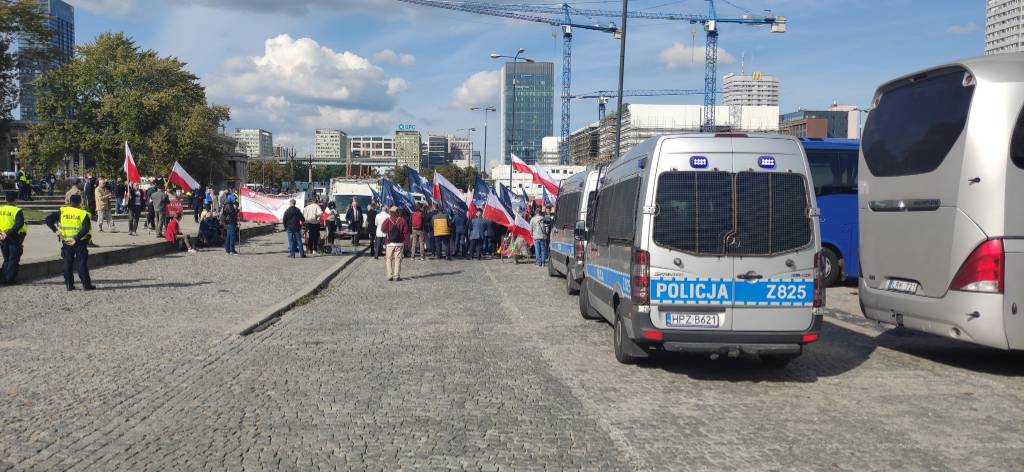 Жители Варшавы вышли на митинг против украинизации Польши