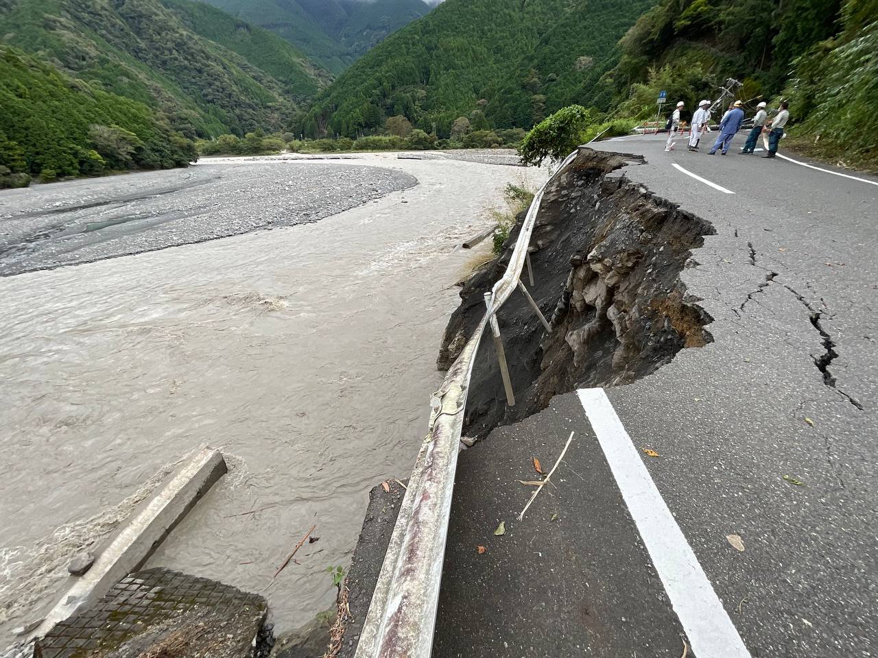 Последствия Тайфуна в Японии. Фото © Twitter / 90Xotfe