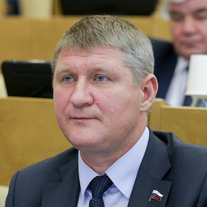 Их решения больше напоминают агонию и принимаются ими после осознания того, что больше куражиться, дурить и водить за нос Россию у них не выходит. <...> Ведь снятие ими всех ограничений на удары фактически делает их центром принятия решений и вынуждает нас поменять тактику ведения боевых действий, сменив её на более разрушительные методы «выжженной земли».