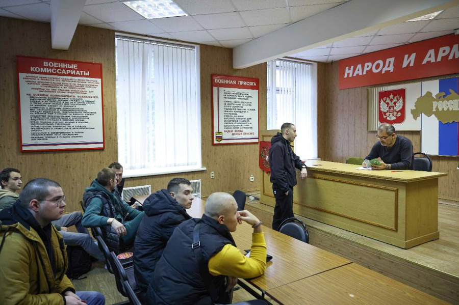 Призывники в военкомате. Фото © ТАСС / Терещенко Михаил