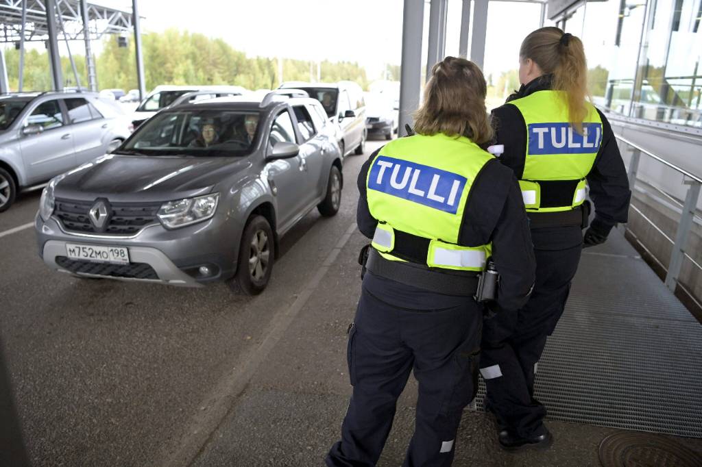 Около 17 тысяч россиян выехали в Финляндию за выходные