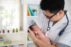 В Китае врачи удалили у новорождённого близнеца-паразита без головы и сердца