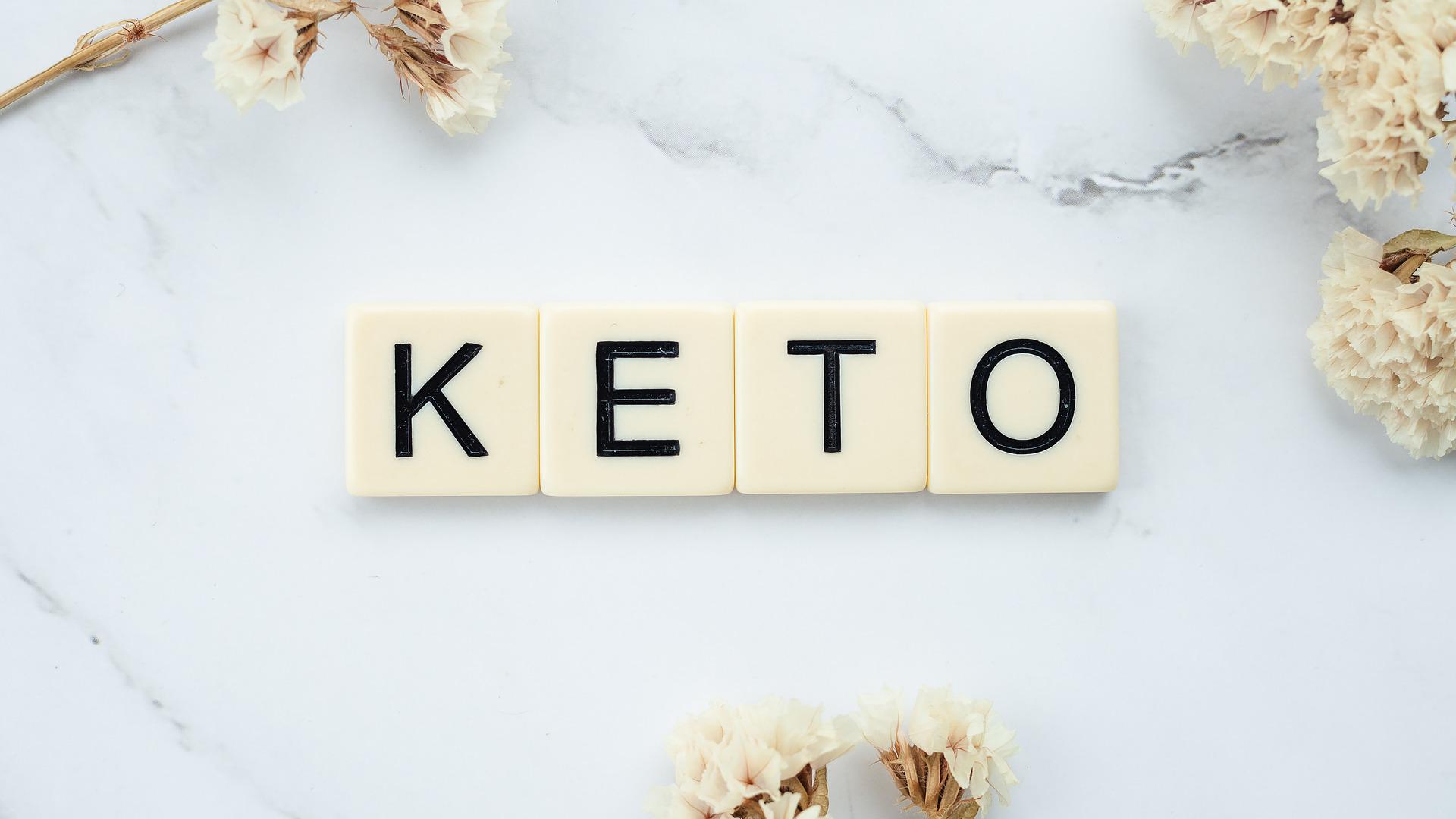 Многие сторонники кетодиеты молчат о том, что питание по принципу "больше животных жиров, минимум углеводов" увеличивает риск развития рака толстой кишки. Фото © Pixabay / healthguru