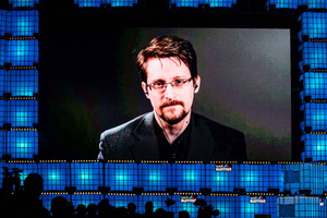 "Молюсь о неприкосновенности": Сноуден рассказал, на что рассчитывает после получения гражданства