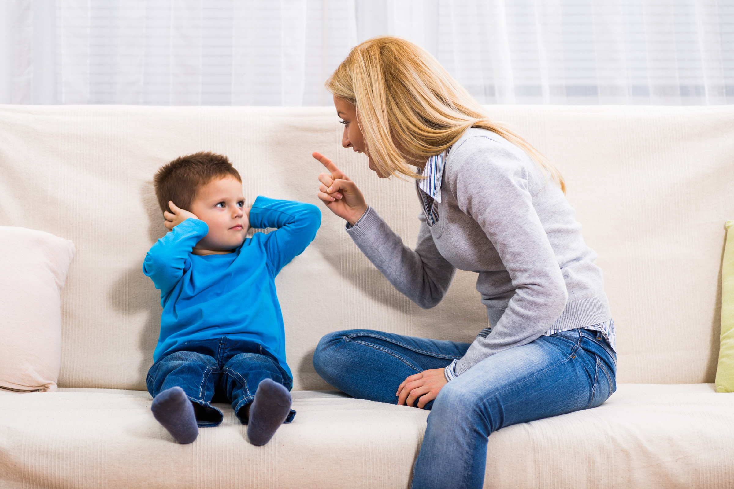 Частые ссоры и конфликты портят отношения Григория с матерью. Фото © Shutterstock