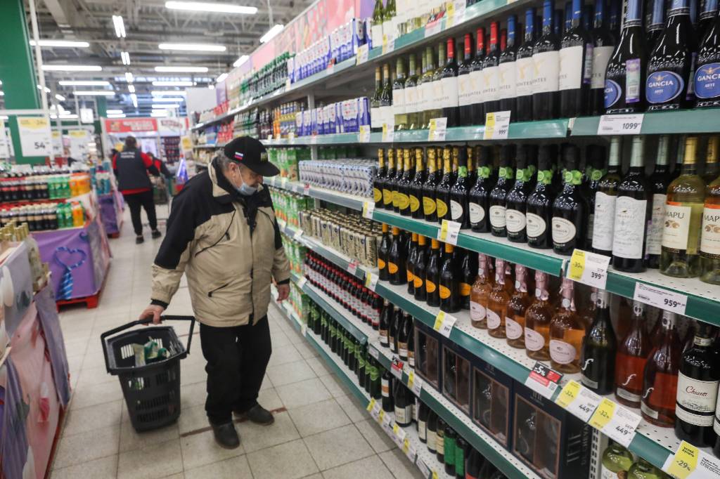 Вырастут минимальные цены на алкоголь: Какие напитки подорожают, а какие будут стоить дешевле