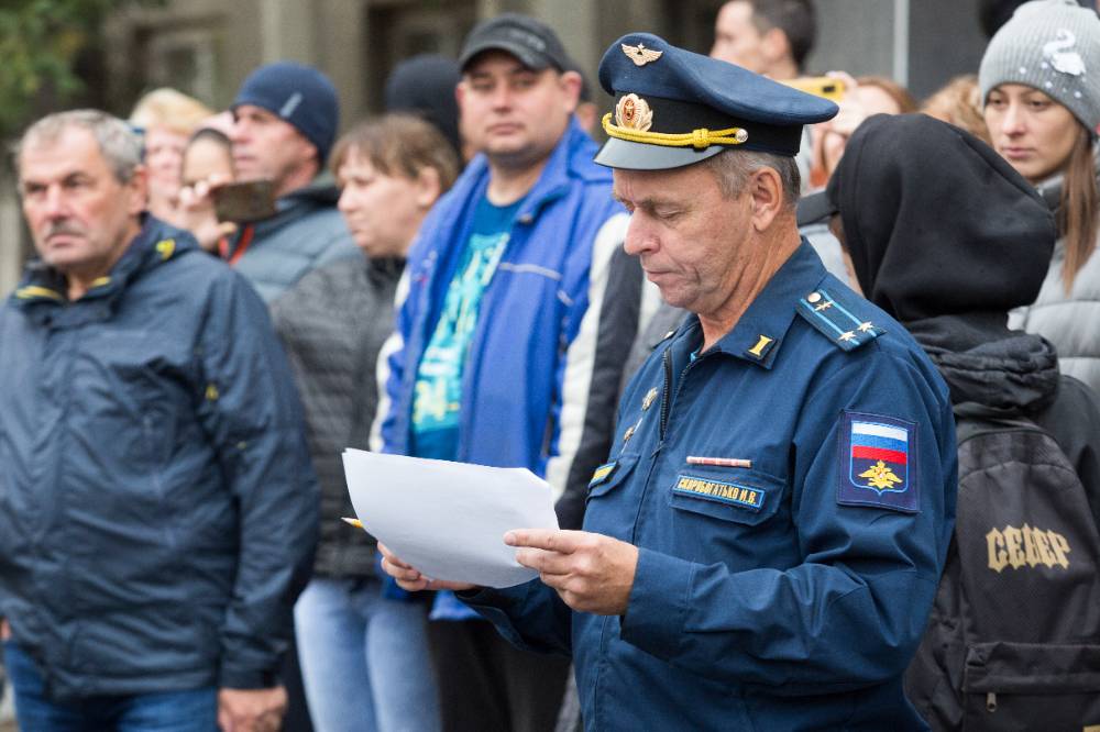 Имеющим бронь москвичам разрешили выезжать за границу