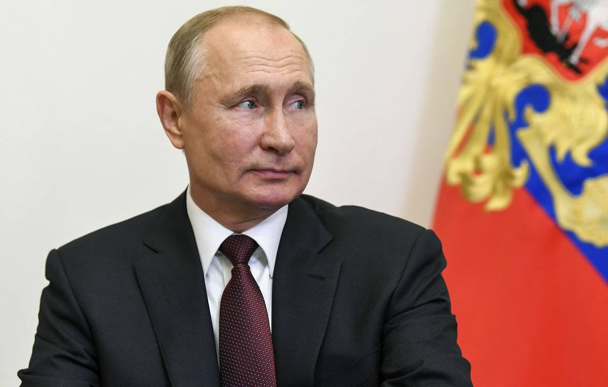 Путин проводит совещание с губернатором Волгоградской области