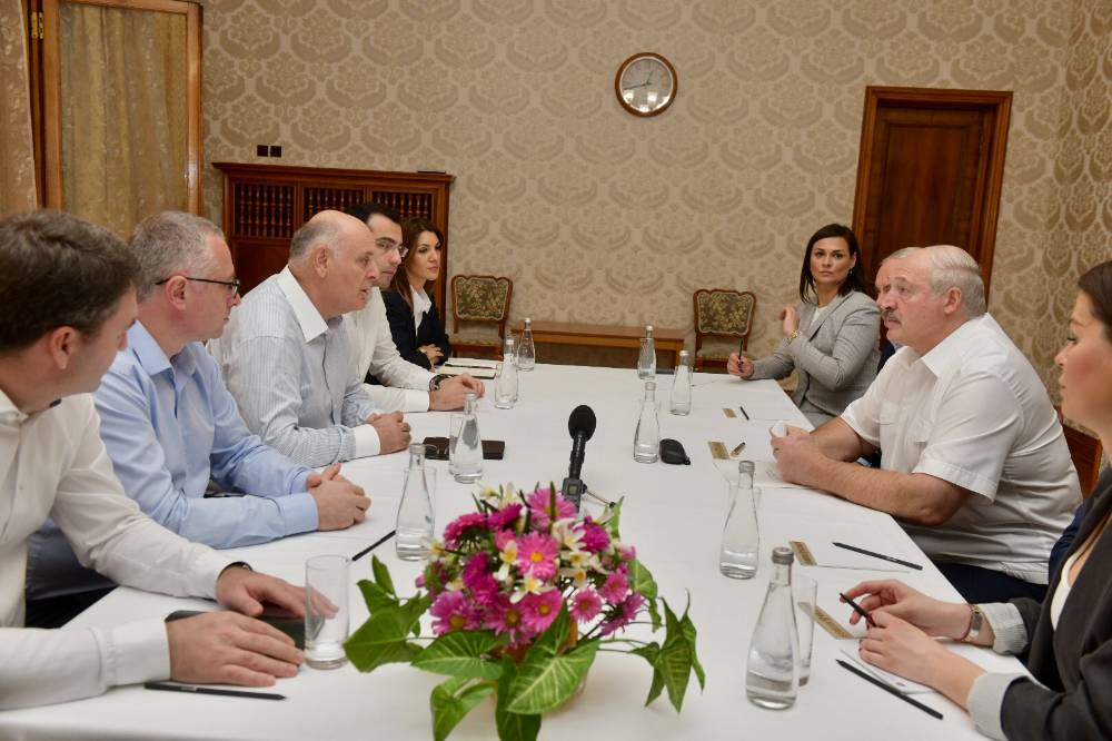 Президент Грузии обвинила посетившего Абхазию Лукашенко в нарушении двусторонних отношений