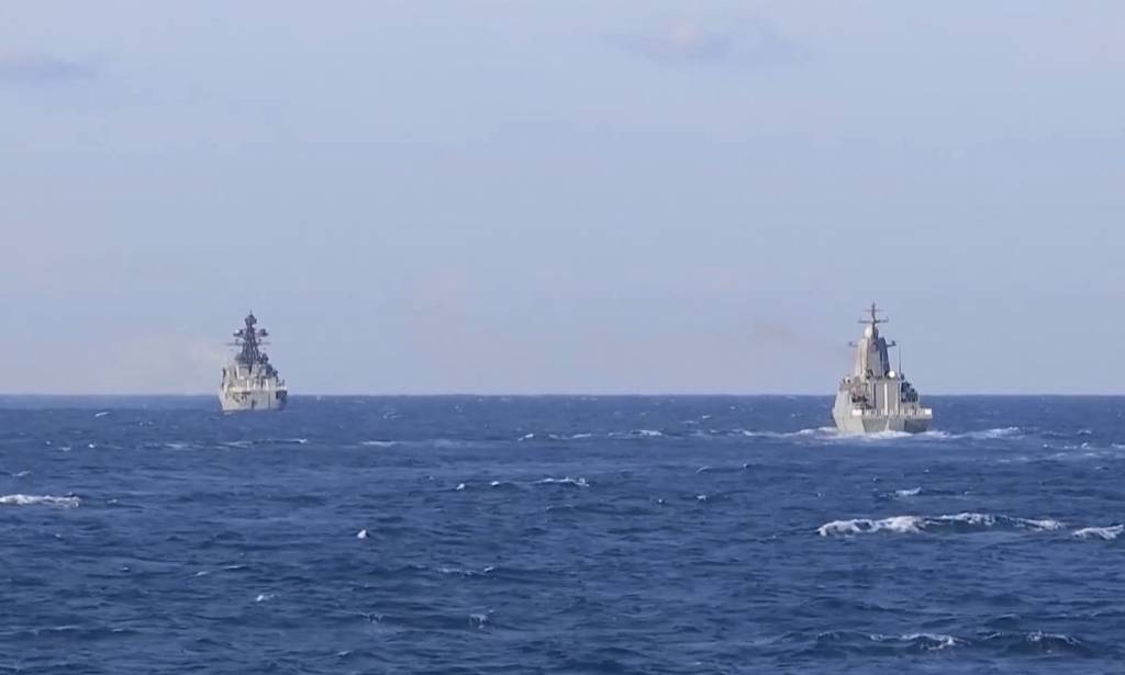 Боевые корабли России и Китая провели стрельбы в рамках учений Восток-2022