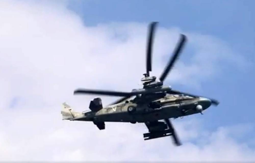 Вертолёты Ка-52 подняты в воздух из-за движущихся к Энергодару лодок