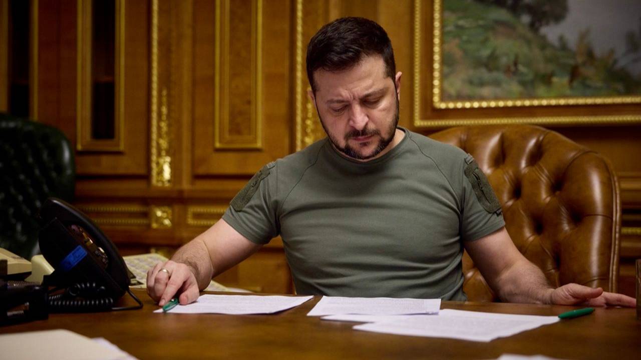 Зеленский отменил осенний призыв в ВСУ и демобилизацию