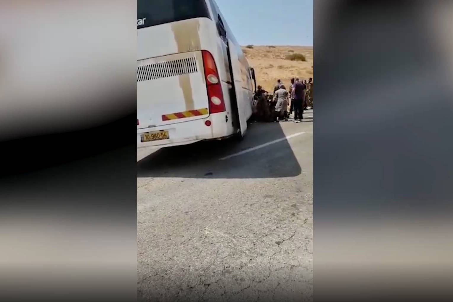 В Израиле неизвестные открыли стрельбу по пассажирскому автобусу