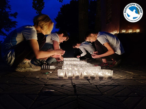 Акция "Свеча памяти" в Макеевке. Фото © VK / ВОЛОНТЁРЫ ПОБЕДЫ