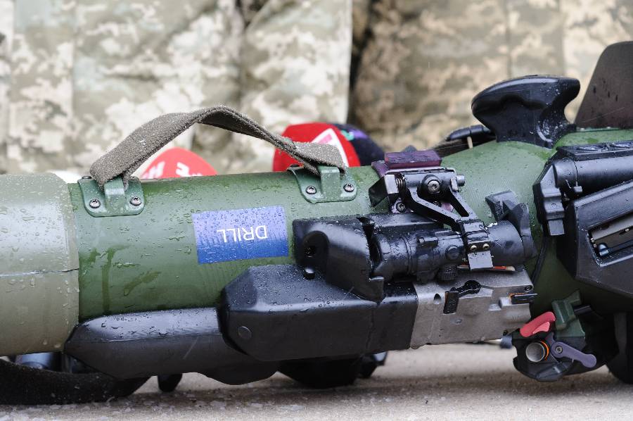 Солдат ВСУ рассказал, как иностранцы забирали полученное Украиной от Запада оружие