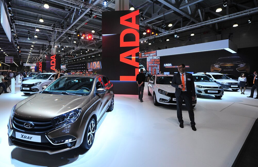 <p>Автомобили Lada на выставке. Фото © Агентство "Москва" / Сергей Киселёв</p>