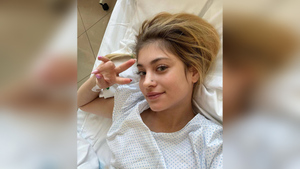 "Теперь долгий путь восстановления": Косторная сообщила, что операция на бедре прошла успешно