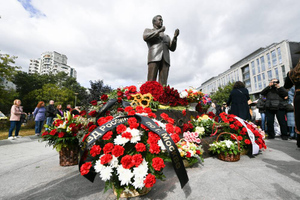 В центре Москвы открыли памятник Иосифу Кобзону