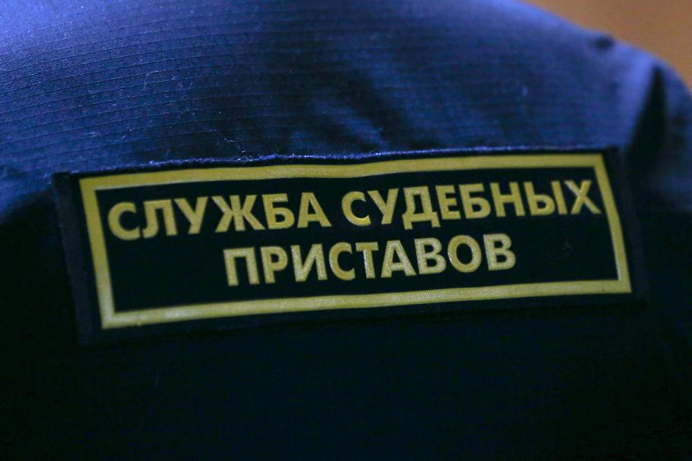 В Ачинске пристав выманил на свидание мать-алиментщицу и увёз в отделение