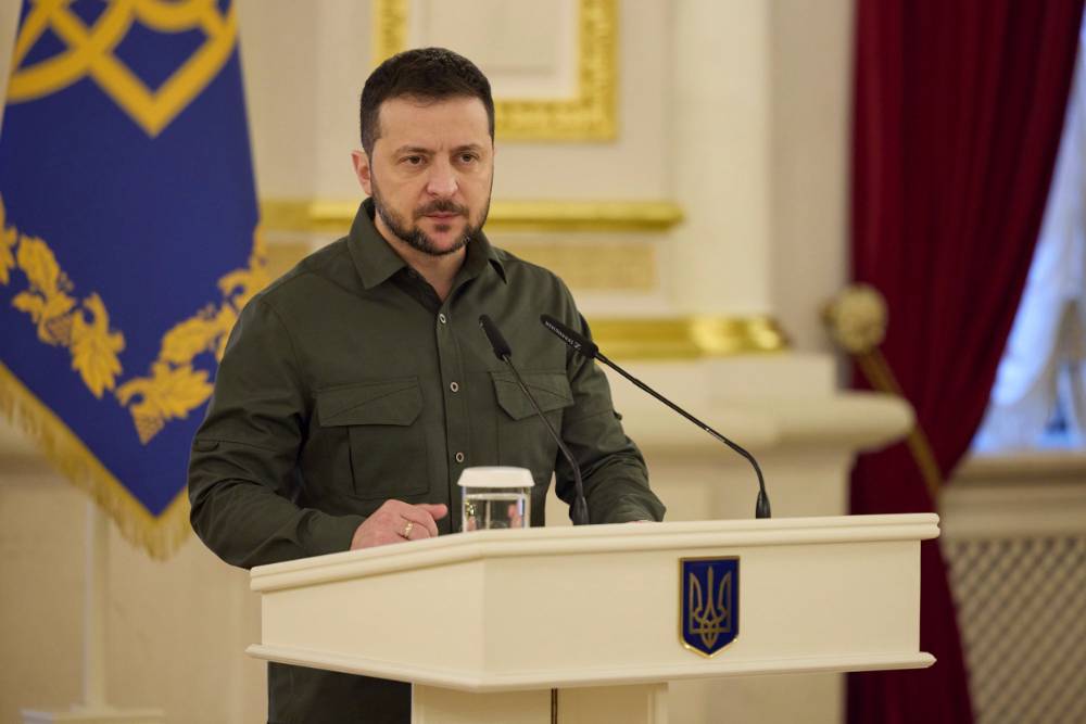 НАТО вскоре может принудить Зеленского к миру с Россией, пишут СМИ
