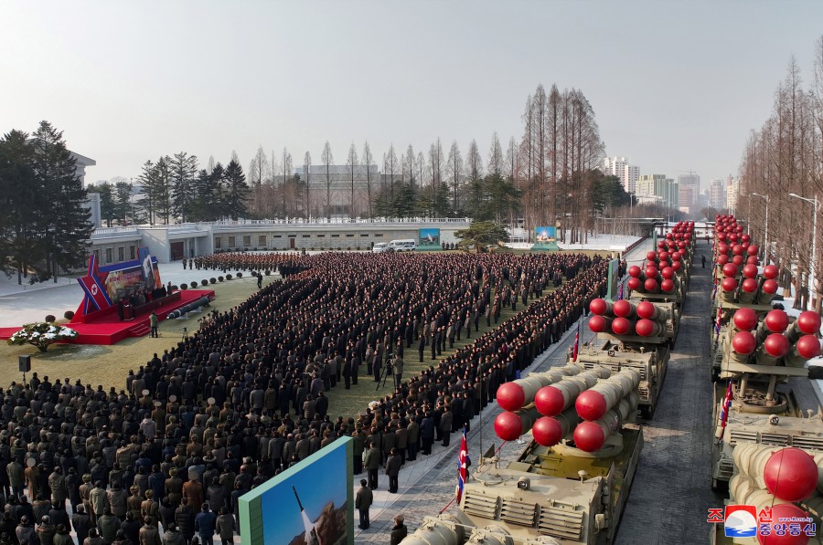 Армия КНДР получила 30 сверхкрупных РСЗО, способных нести ядерные боеголовки