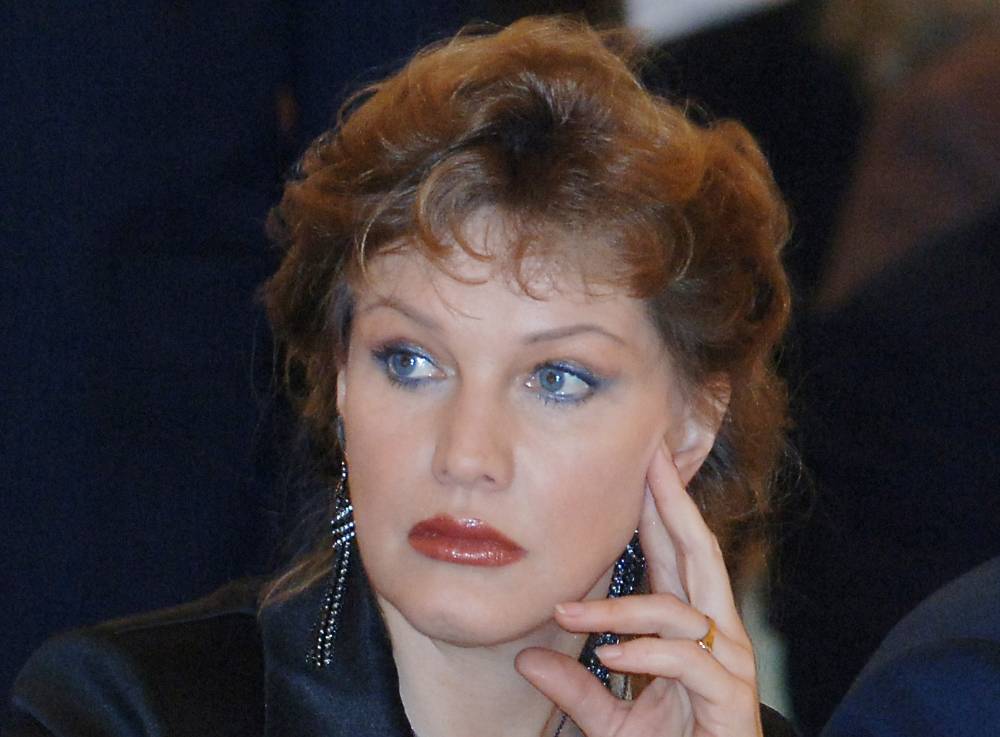 Елена Проклова отыграла шесть спектаклей в Крыму, несмотря на перелом ноги